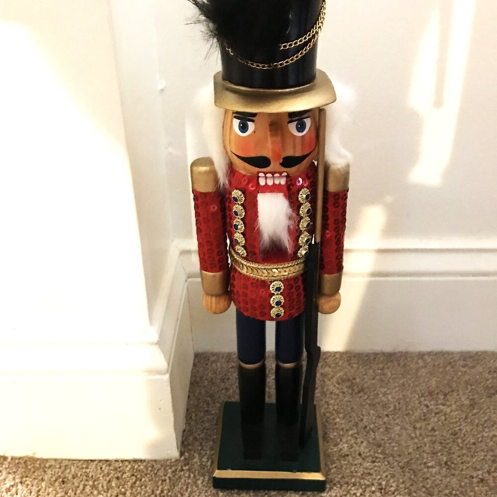 Wooden Nutcracker,Vintage 14" tall Red King - Picture 2 of 3